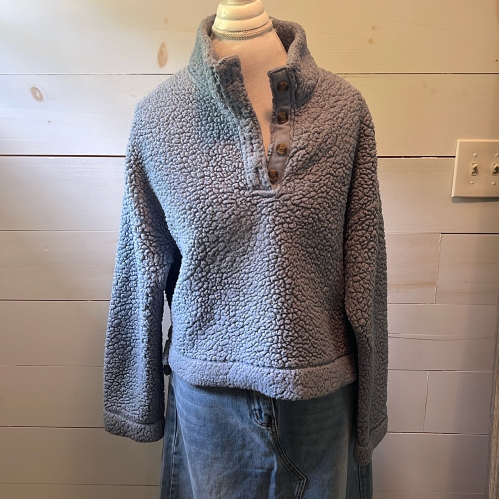 Love tree blue cropped fleece